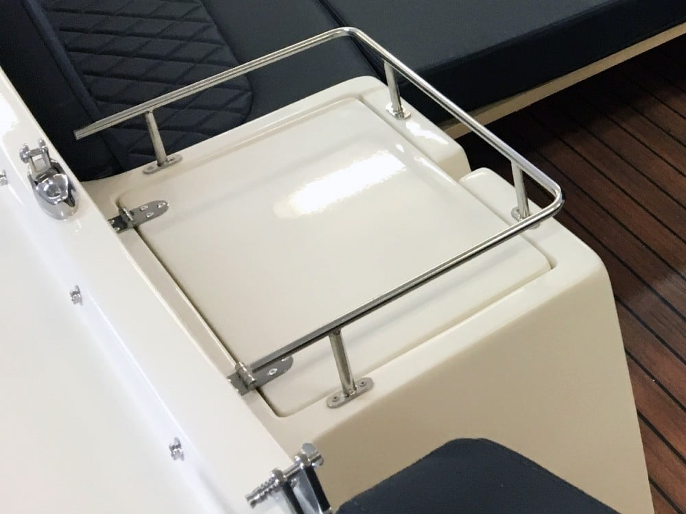 Malta 600 Tender RVS railingpakket op koelbox 1000x750